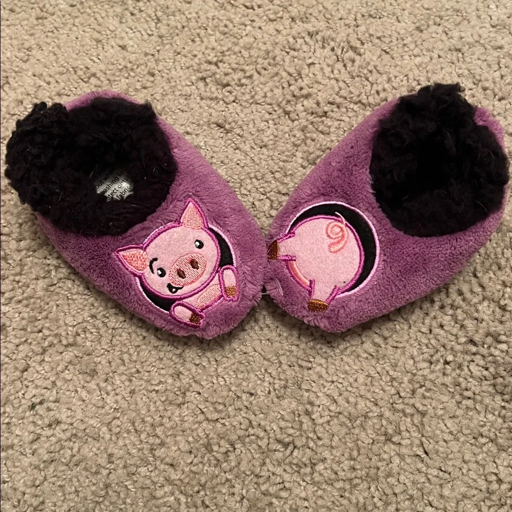 Baby Slippers Lavender with Piggy Face 0-3 months